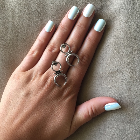 Ox Horn Boho Hoop Aged Silver Earrings - Picture 4 of 7